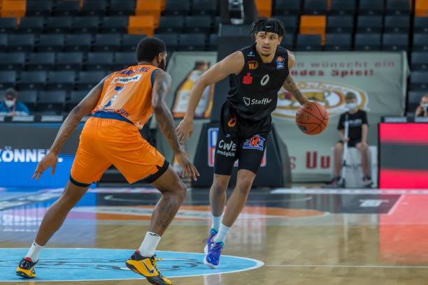 阴荏苒中依 阴荏苒中依